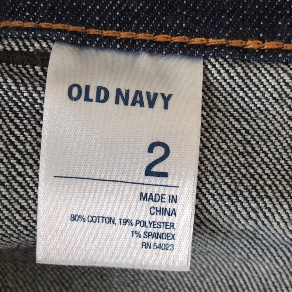 Old navy short - Picture 3 of 8